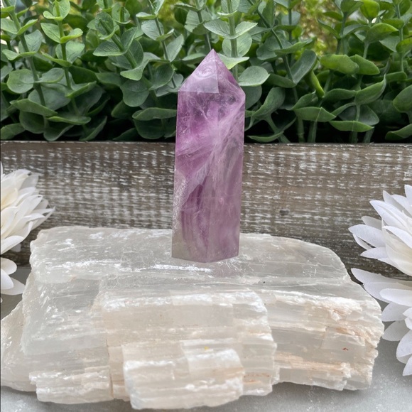 Fluorite Crystal Tower Point - Picture 3 of 8